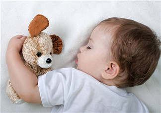 小孩睡觉不老实的心情说说 宝宝睡觉不老实总乱动的说说感慨