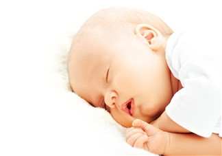 孩子张嘴睡觉怎么回事 宝宝张嘴睡有可能是过于肥胖