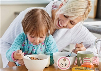 给孩子做爱心早餐的心情短语 分享给孩子做的爱心早餐的句子说说