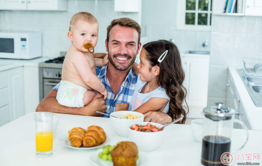 给孩子做爱心早餐的心情短语 分享给孩子做的爱心早餐的句子说说