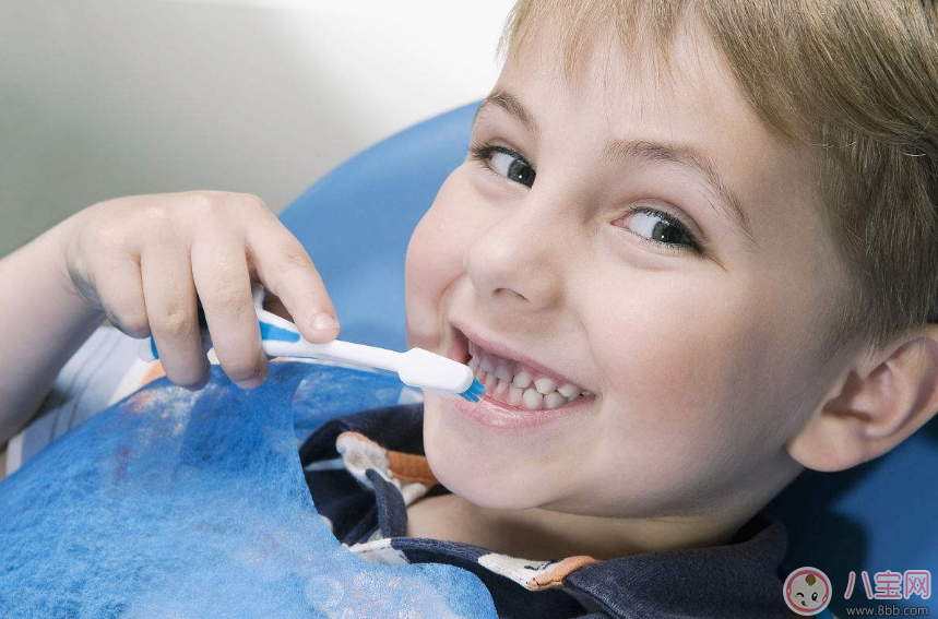 如何正确的给孩子刷牙 2-6岁孩子刷牙技巧