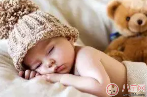 宝宝睡觉出汗体虚怎么办 宝宝病理性多汗怎么办