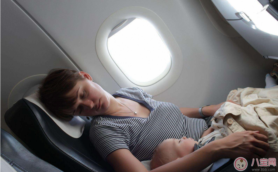 第一次带宝宝坐飞机的心情短语 宝宝第一次坐飞机的说说感慨