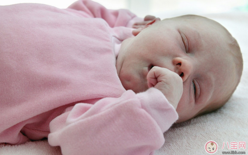 1个月宝宝需要补钙吗 1个月宝宝缺钙的表现