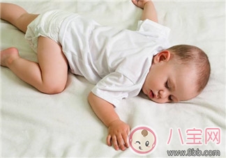 育儿|宝宝抱着睡觉好不好 宝宝抱睡的危害