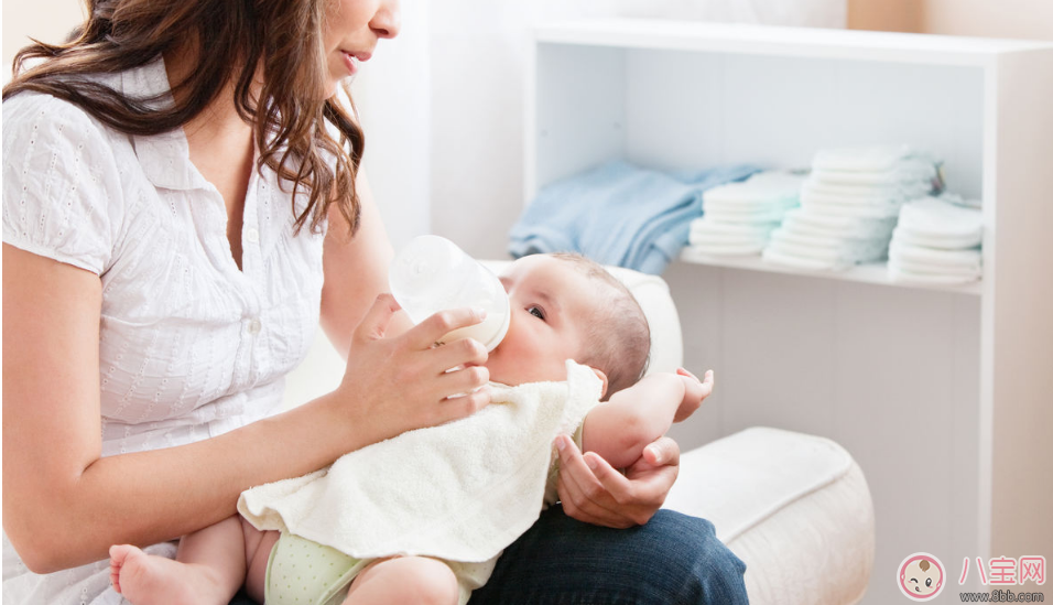 孕期分泌乳汁与产后奶水有什关系 乳房有奶宝宝吸不出来怎么回事