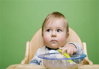 孩子吃米粉便秘怎么办 孩子吃米粉便秘怎么改善