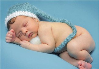 怎么快速哄新生儿睡觉 哄宝宝睡觉的攻略指南