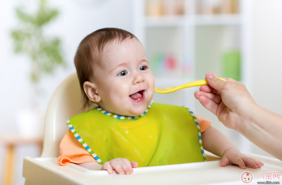 选择宝宝喜欢餐具宝宝会爱吃饭吗 宝宝不爱吃辅食如何选对餐具