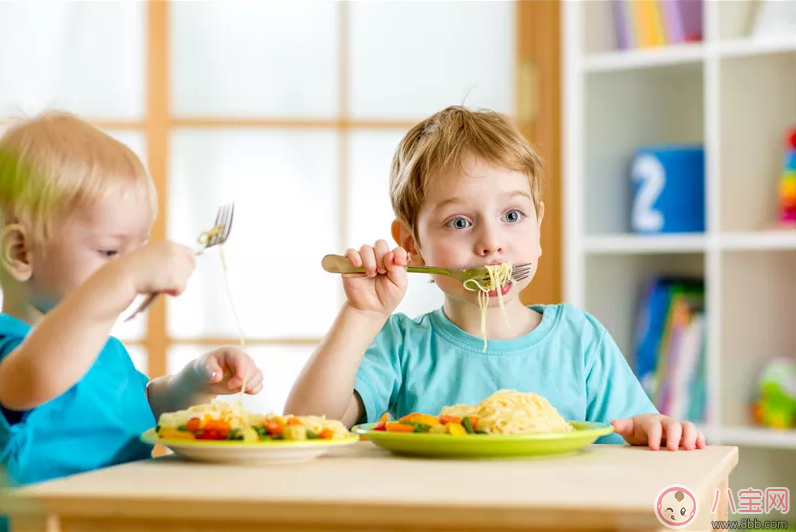 孩子一到饭点就没有食欲 孩子不想吃饭是什么原因
