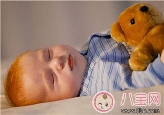 父母喜欢熬夜对宝宝晚上睡觉有影响吗 怎么让孩子更快入睡