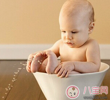 经常给宝宝把尿好不好 给宝宝把尿的危害大