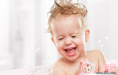 1岁宝宝怎么洗头 宝宝洗头要用洗发水吗