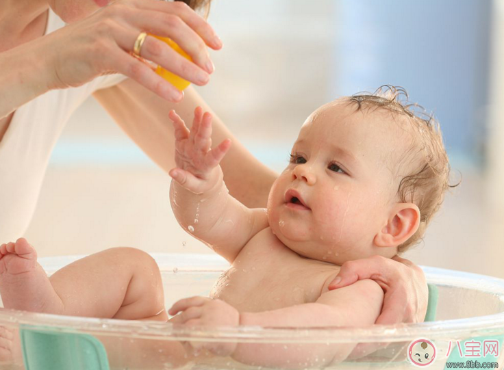 1岁宝宝怎么洗头 宝宝洗头要用洗发水吗