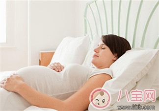 孕晚期可以右侧睡觉吗 孕晚期的最佳睡姿左侧卧位