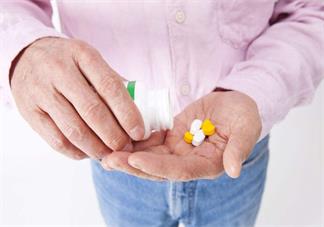 感冒药混着吃不治身亡吃的是哪几种药 感冒了哪些药不能混着吃