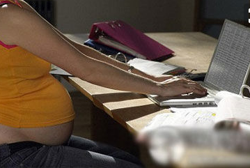 孕妇熬夜的危害有多大 孕妇熬夜对宝宝的危害