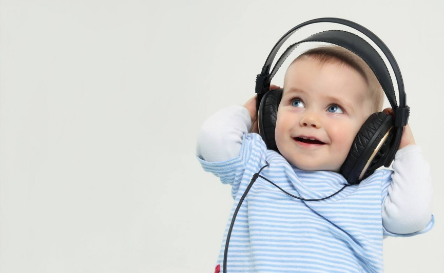 孩子多听古典音乐有哪些好处 听古典音乐能让孩子更聪明吗
