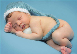 六个月大的宝宝应该睡几个小时 如何制定四到六月婴儿睡觉时间表