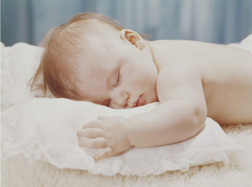 六个月大的宝宝应该睡几个小时 如何制定四到六月婴儿睡觉时间表