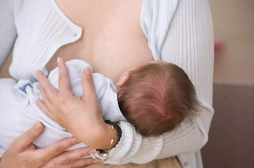 母乳宝宝和配方奶宝宝肠绞痛怎么办 婴儿肠绞痛和吃的有关吗