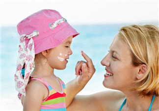 夏天怎么给孩子防晒最好 宝宝用的防晒霜有哪些