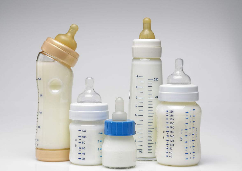 别人用的奶嘴洗干净了还能用吗 初生婴儿能用别人用过的奶瓶吗