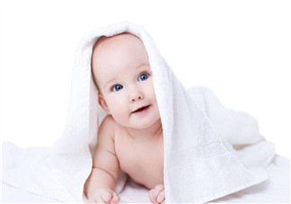 怎么区别宝宝湿疹和痱子 婴儿湿疹能擦痱子粉吗