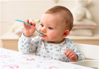 婴儿喝奶粉上火怎么办2018 宝宝吃奶粉上火如何护理
