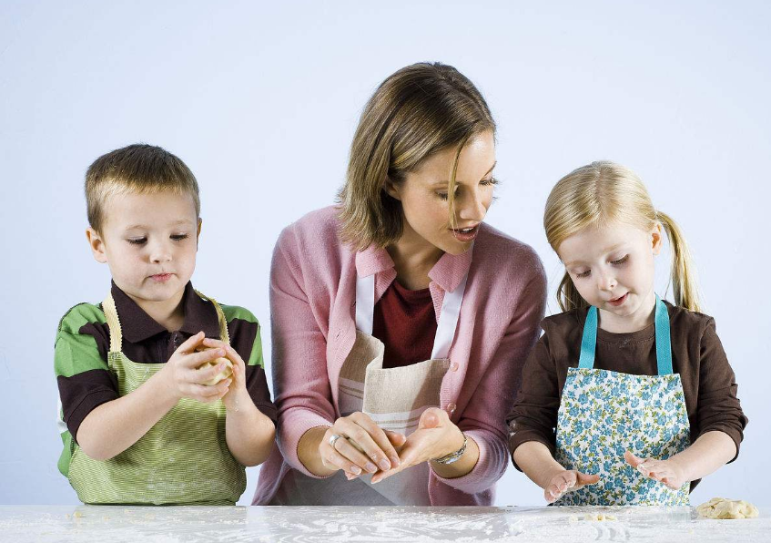 多大的小孩可以和家长一起做菜 怎么和孩子一起做饭