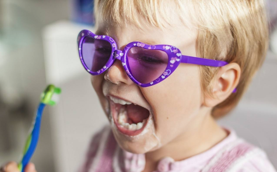 孩子蛀牙如何正确的清理牙齿 怎么如何适合蛀牙宝宝的牙膏