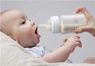 配方奶粉怎么喂 宝宝喝配方奶粉好不好