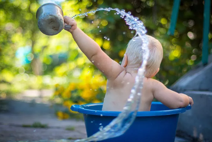 带孩子玩水有什么好处 孩子玩水好处分析2018