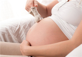 怀孕后白带有血丝怎么办 为什么怀孕后阴道分泌物增多了
