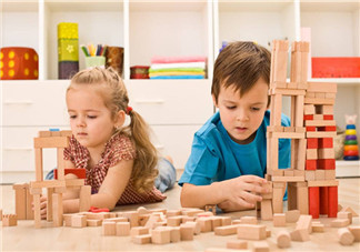 如何让孩子在玩中学 哪些玩具能和孩子一起玩并学习