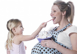 孕期吃水果也要控制糖分吗 如何选择孕妇甜食