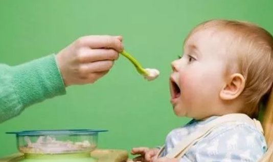 5岁小孩挑食个子高瘦怎么办 小孩吃饭喜欢竞争什么原因