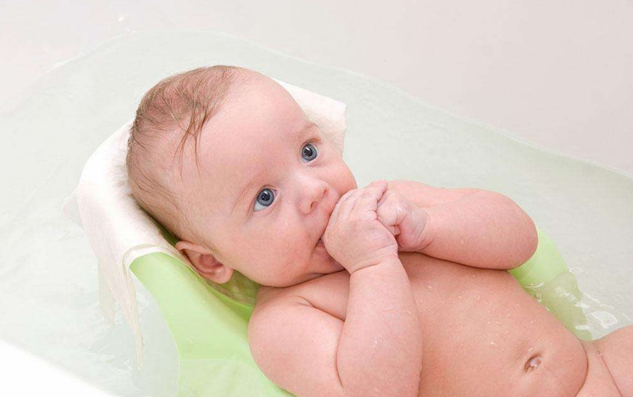 天热婴儿如何洗头 施巴婴儿洗发水怎么样