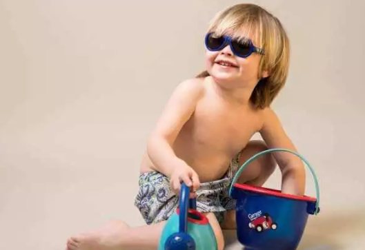 宝宝太阳眼镜怎么选2018 多大的宝宝能带太阳镜