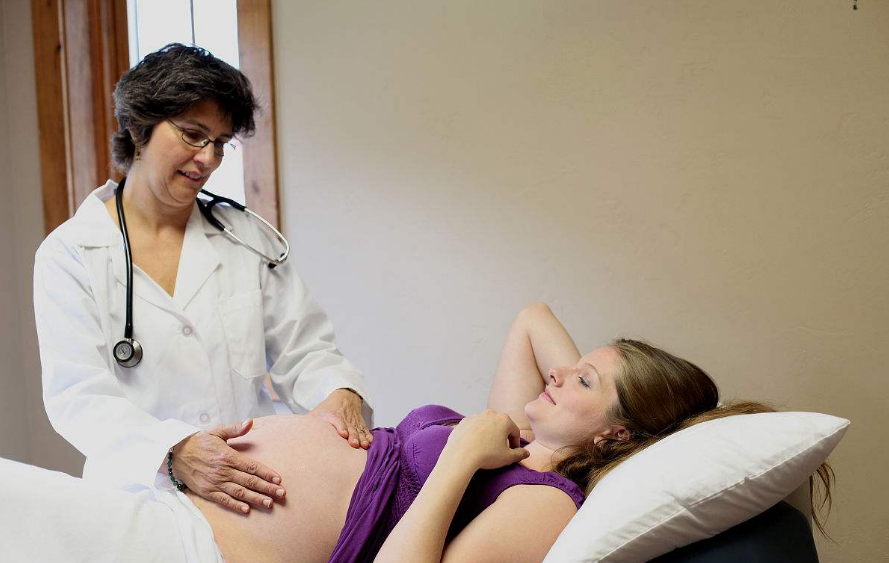 孕期检测胎儿肾积水如何治疗 哪些情况容易胎儿肾积水