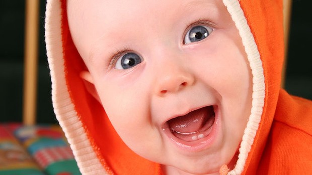 宝宝长牙期间吃什么比较好 宝宝长牙时吃手要阻止吗