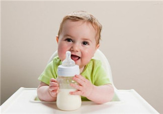 孩子什么时候戒掉奶瓶好 长期用奶瓶容易导致龋齿