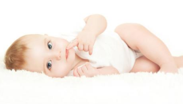 宝宝牛奶蛋白过敏怎么办 宝宝牛奶蛋白过敏能母乳喂养吗