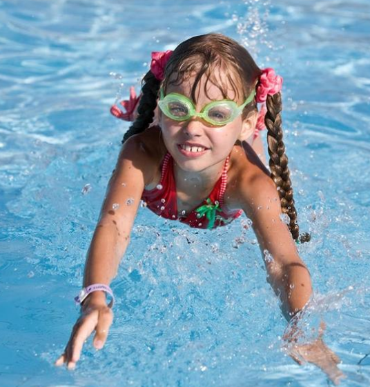 夏天带宝宝游泳有哪些好处 不要对下水之前的事漠不关心