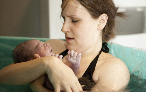 水中分娩宝宝如何呼吸 宝宝在出生的那一刻怎么呼吸