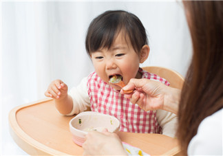 夏天孩子不爱吃饭有哪些误区 以为孩子食欲不好就是厌食