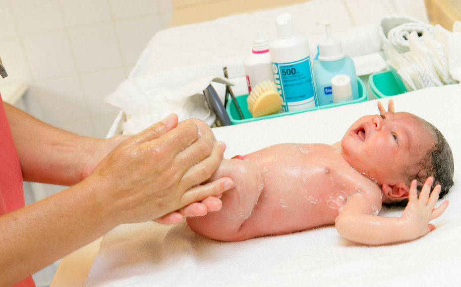 新生儿出生后如何护理 新生儿的护理重点有哪些