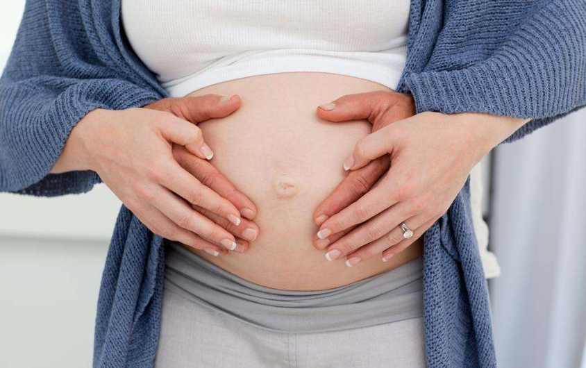 怀孕肚子硬硬的是什么原因 怀孕肚子硬是要生了吗2018