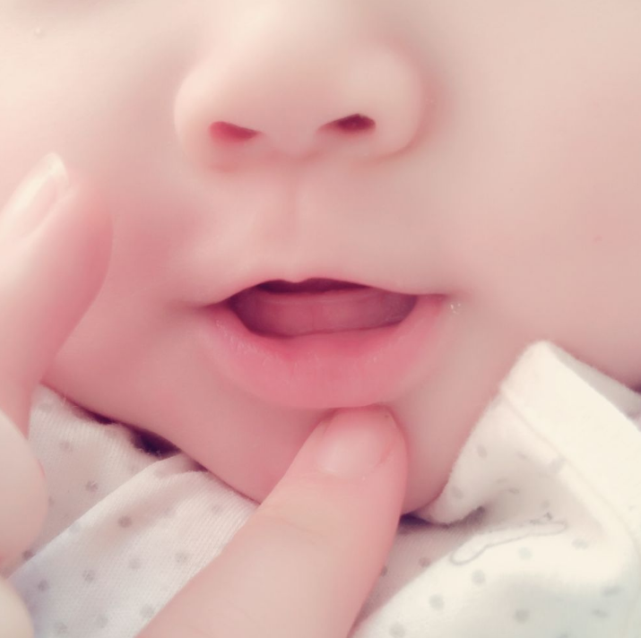 孩子长牙齿的时候不舒服怎么办 缓解宝宝早期出牙的不适感