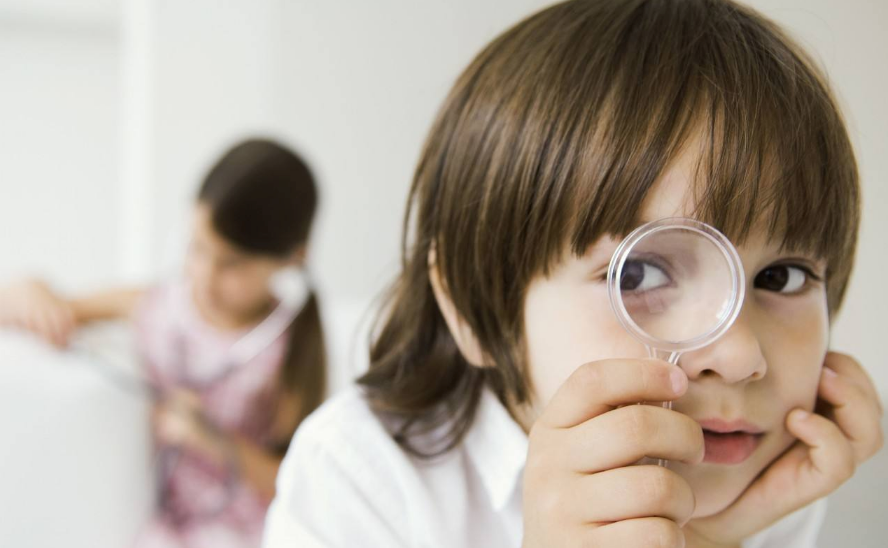 为什么3岁宝宝玩电子产品近视 小孩如何保护视力